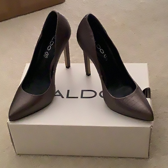 Never worn - Picture 2 of 5